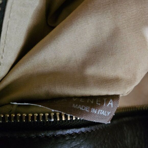 Bottega Crossbody - Picture 6 of 11